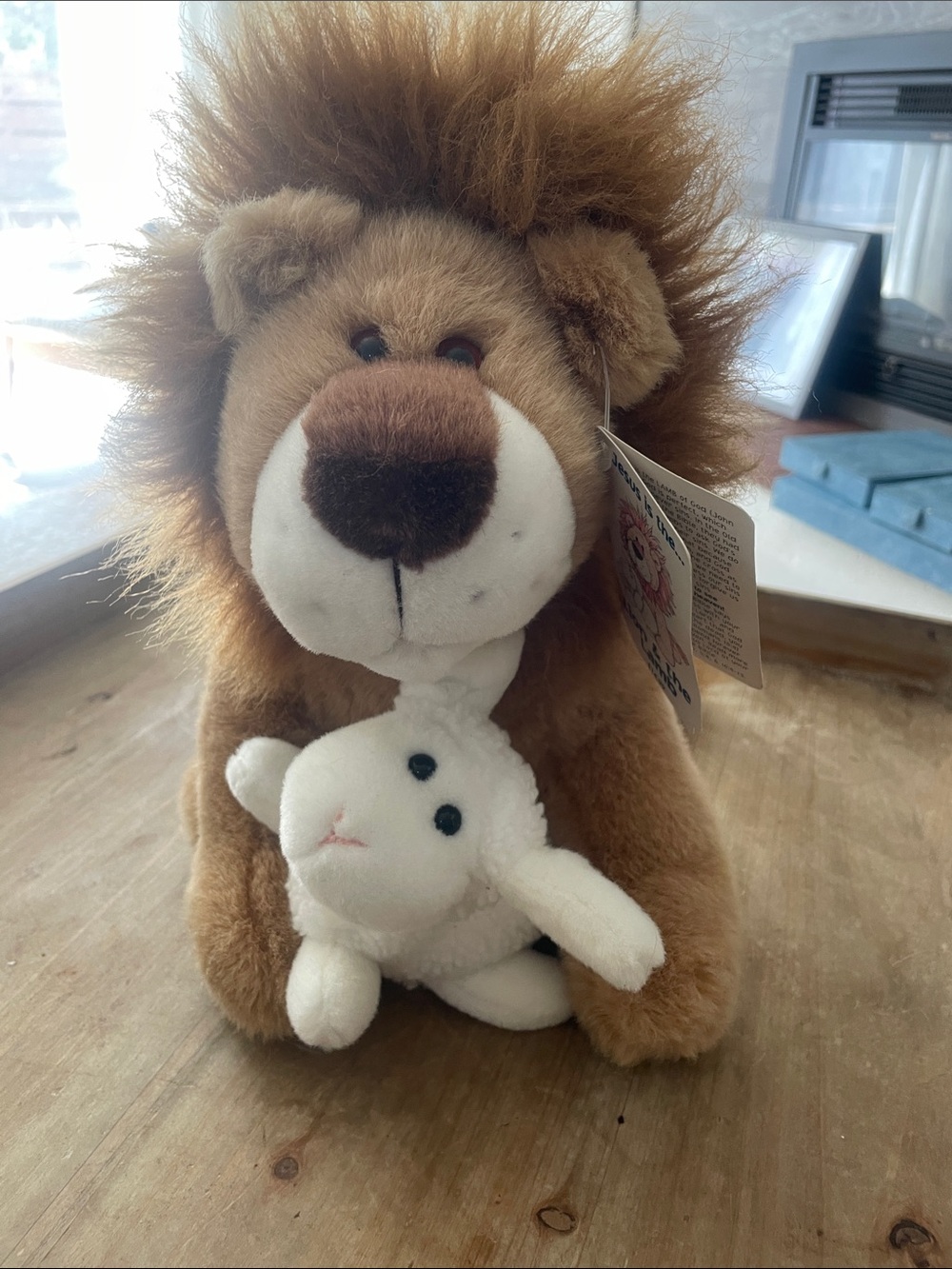 Gund Brown Lion Plush Holding White Lamb